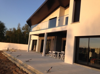 garde corps verre enscastré au sol sans montant