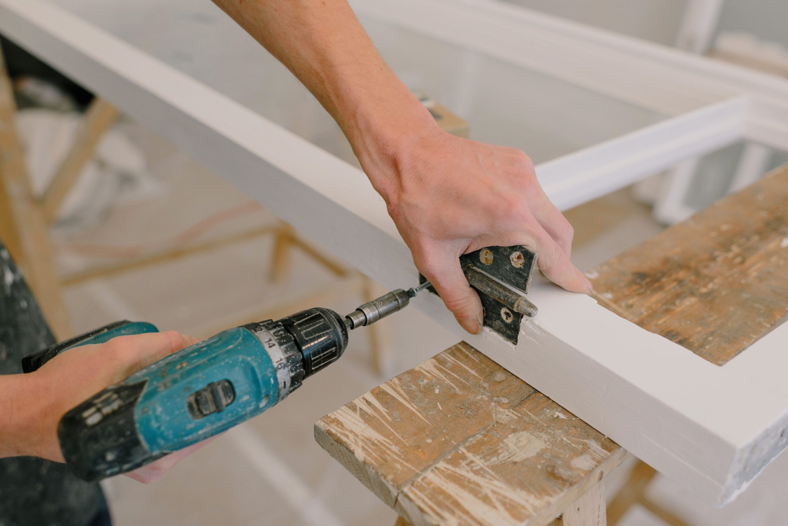 Professionnel fixant charnière métallique porte bois