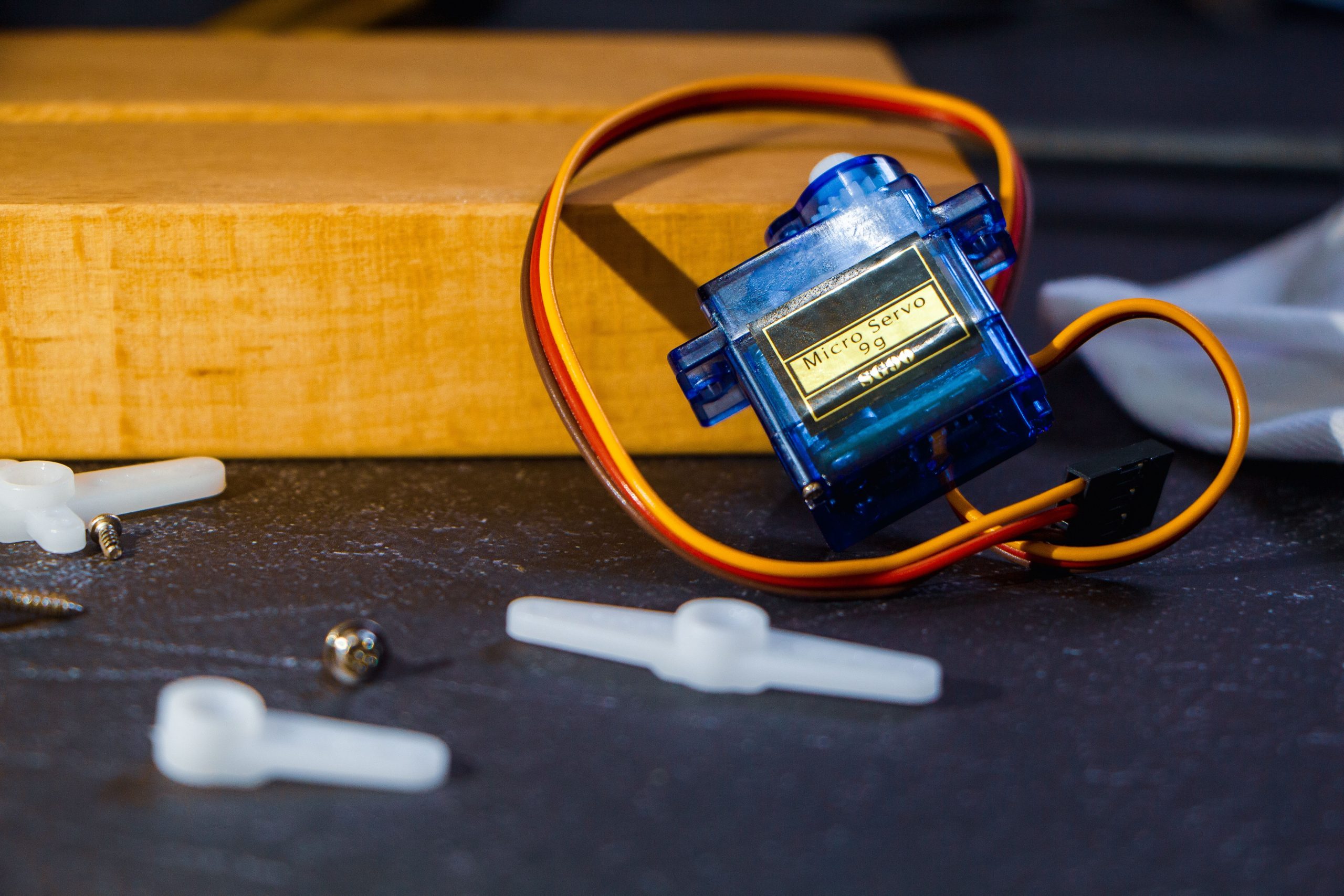 Micro moteur servo et composants robotique