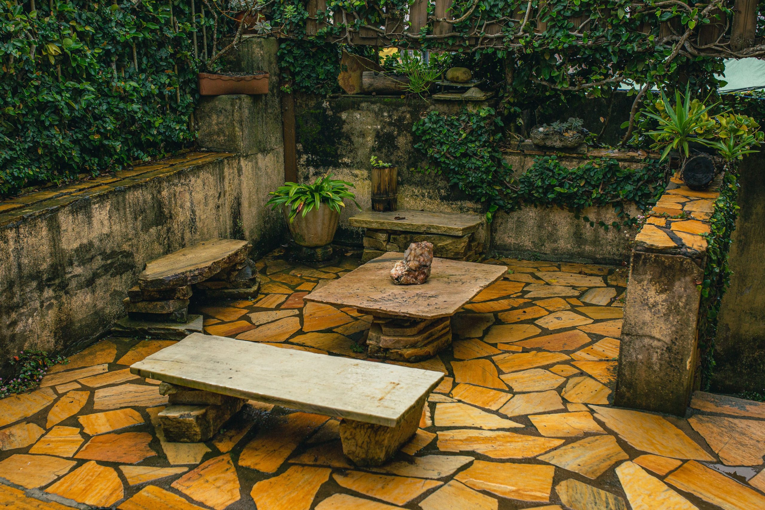 Terrasse pierre jardin rustique relaxant